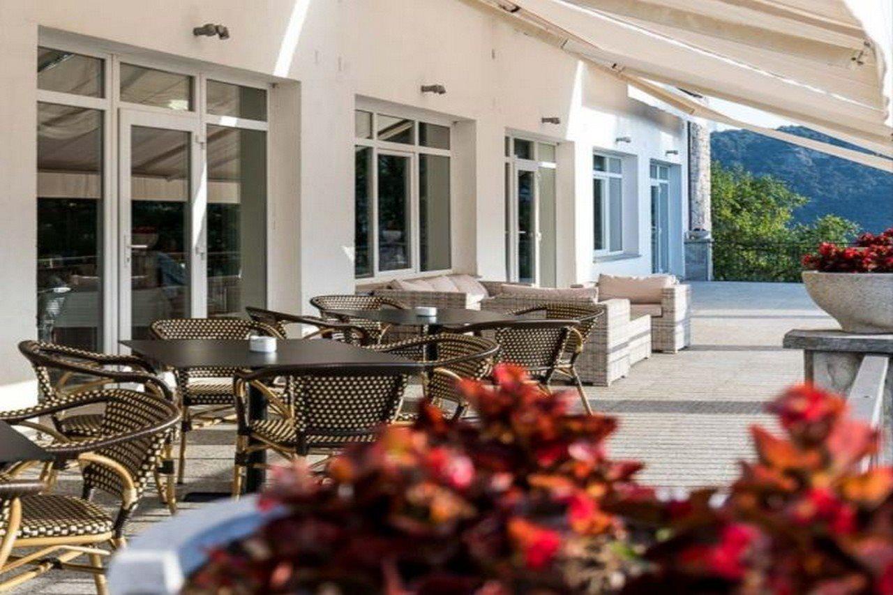 De Vic-sau 4* Tavernoles