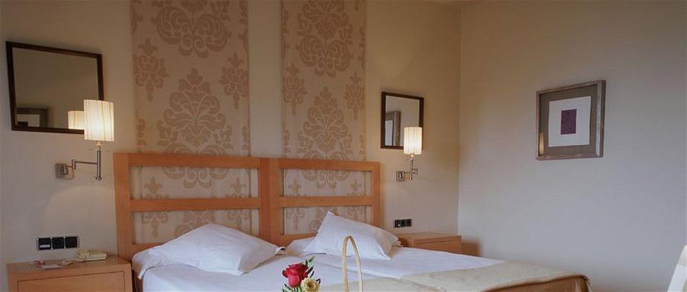 De Vic-sau 4* Tavernoles