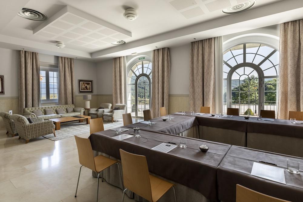 De Vic-sau Hotel 4*