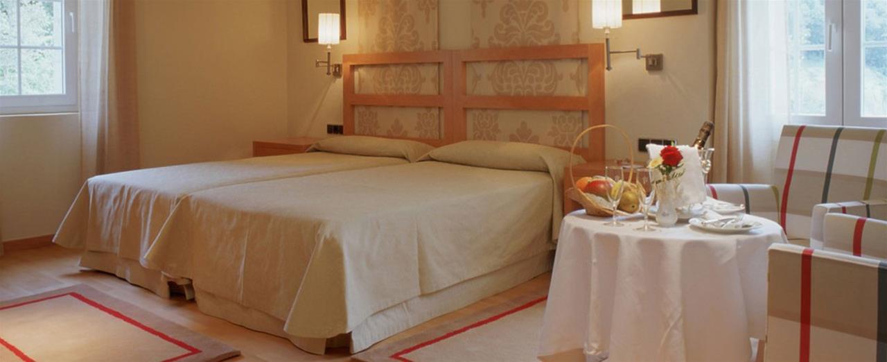 De Vic-sau 4* Tavernoles