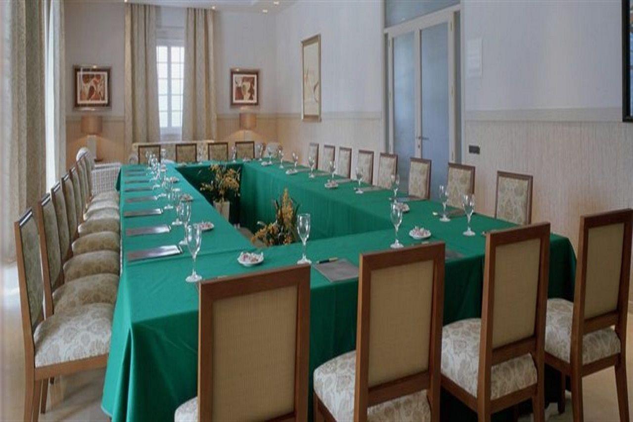 De Vic-sau Hotel Tavernoles